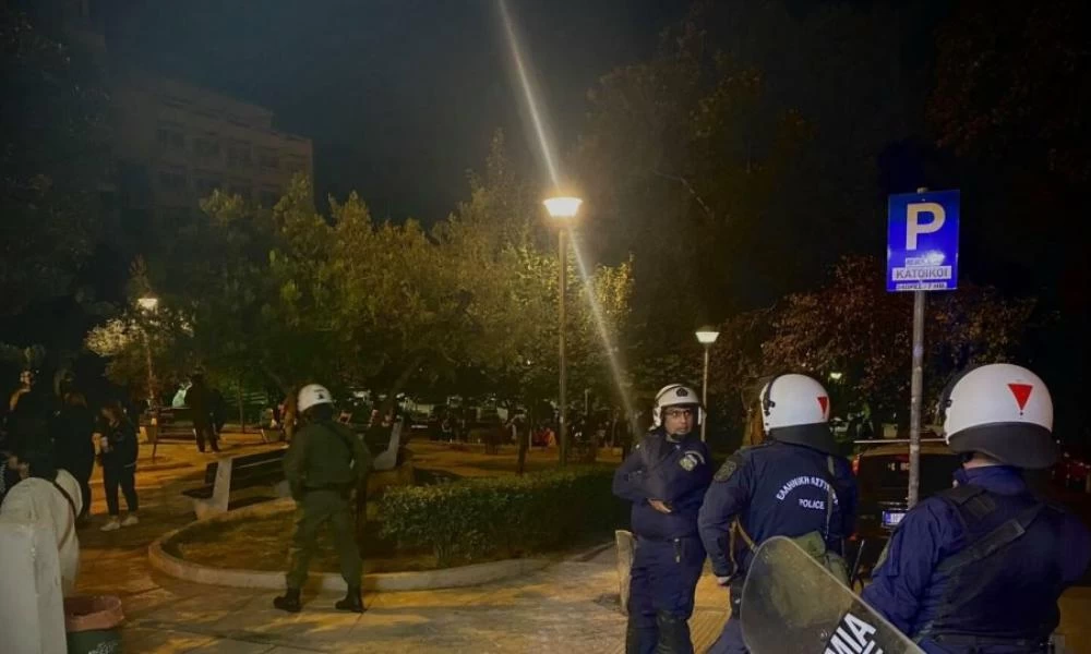 Κορονοϊός -Θεσσαλονίκη: Ηχητικό μήνυμα της ΕΛ.ΑΣ. για αποφυγή συνωστισμού σε δρόμους και πλατείες (βίντεο)